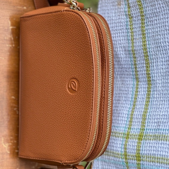 LEATHER CROSSBODY BAG - Picture 2 of 6